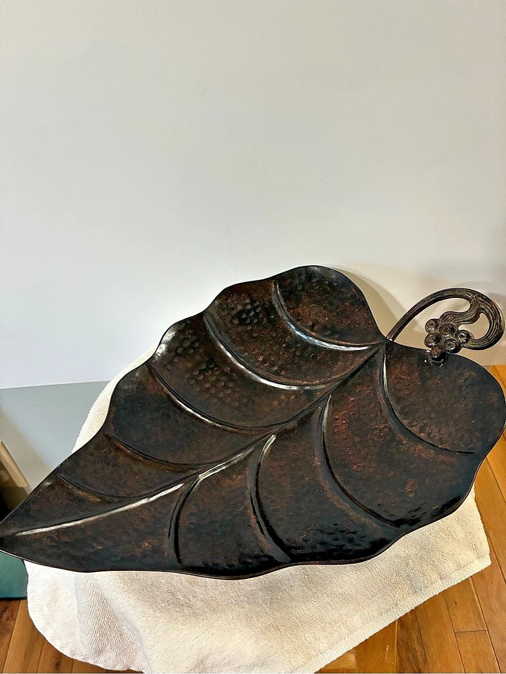Vintage Hammered Leaf Wall Decor in Brown